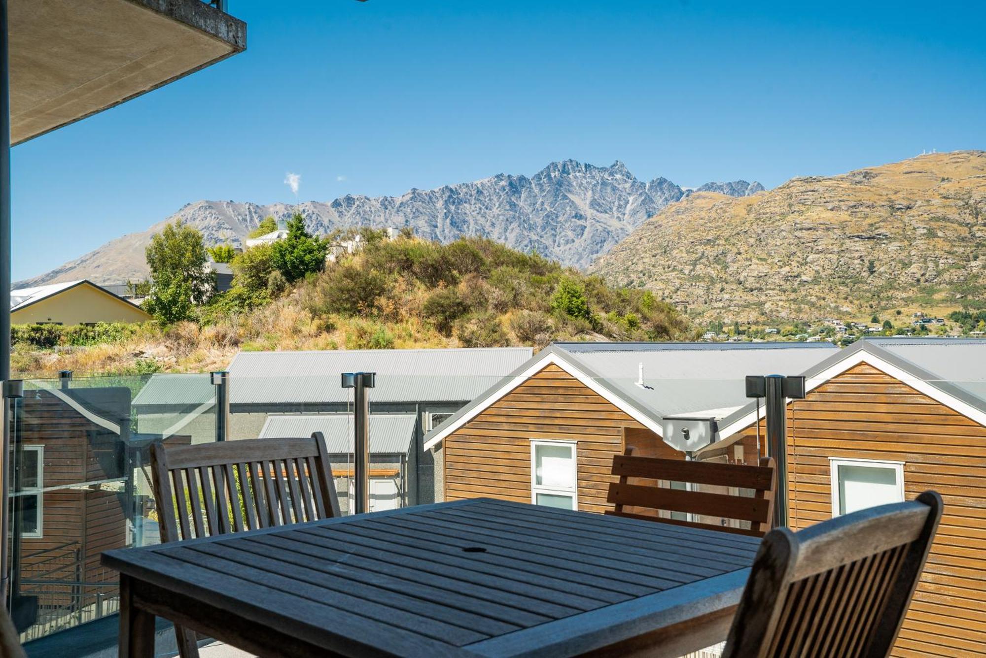 Lakeside Living - Modern 2-Bedroom Apartment Distretto di Distretto di Queenstown Esterno foto